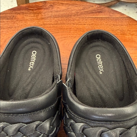 Aetrex Libby Orthopedic Clogs - Picture 5 of 8